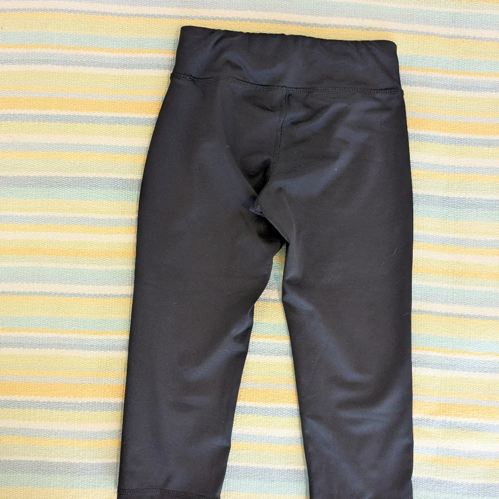 Old Navy Active Black Athletic Cropped Pants Size 8